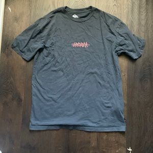 Quicksilver t shirt 🔥🔥🔥